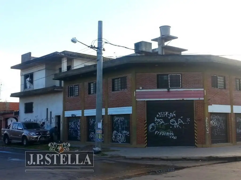 Local Comercial 233 m²   Dpto 4 Amb. a terminar - IDEAL INVERSOR - Ituzaingó