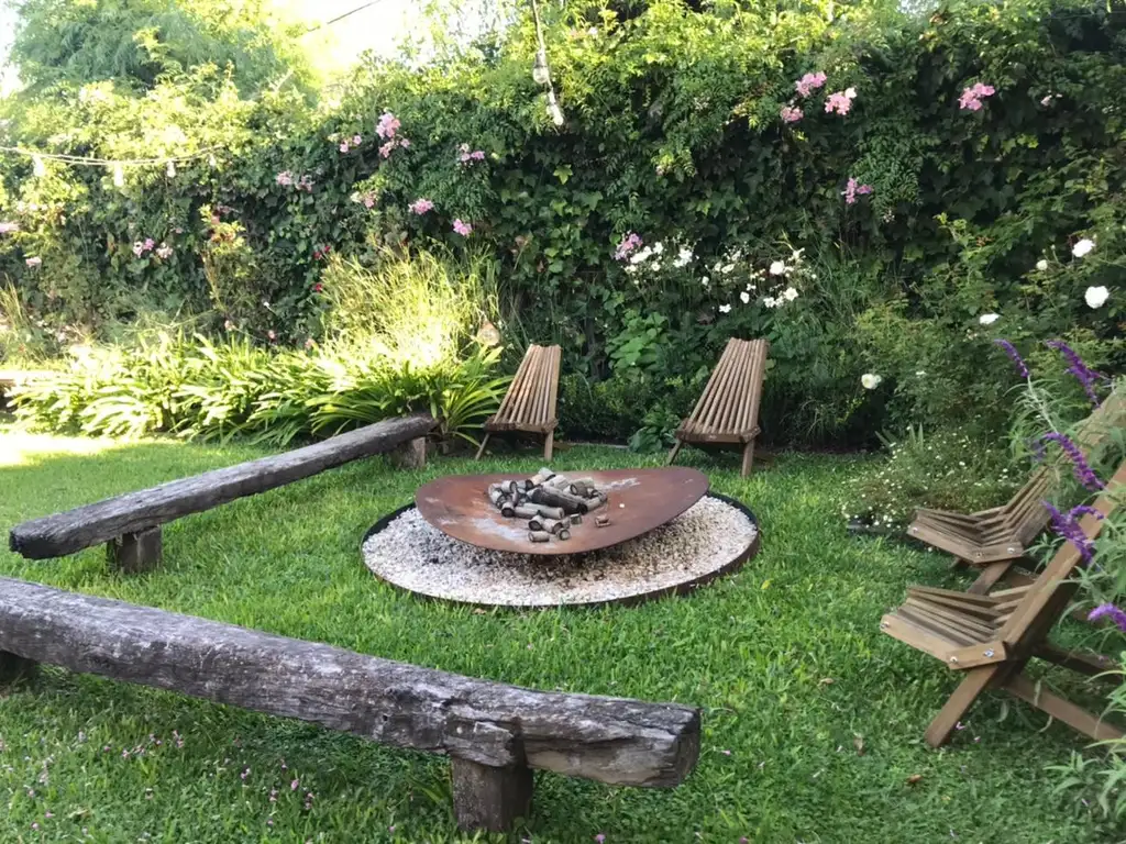 Casa en Alquiler con cochera