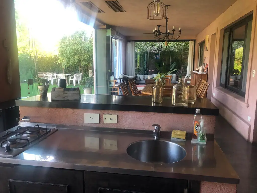 Casa en Alquiler en Marina Canestrari - 7 ambientes