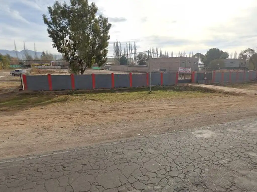 Terreno de 5600 m2 en Las compuertas