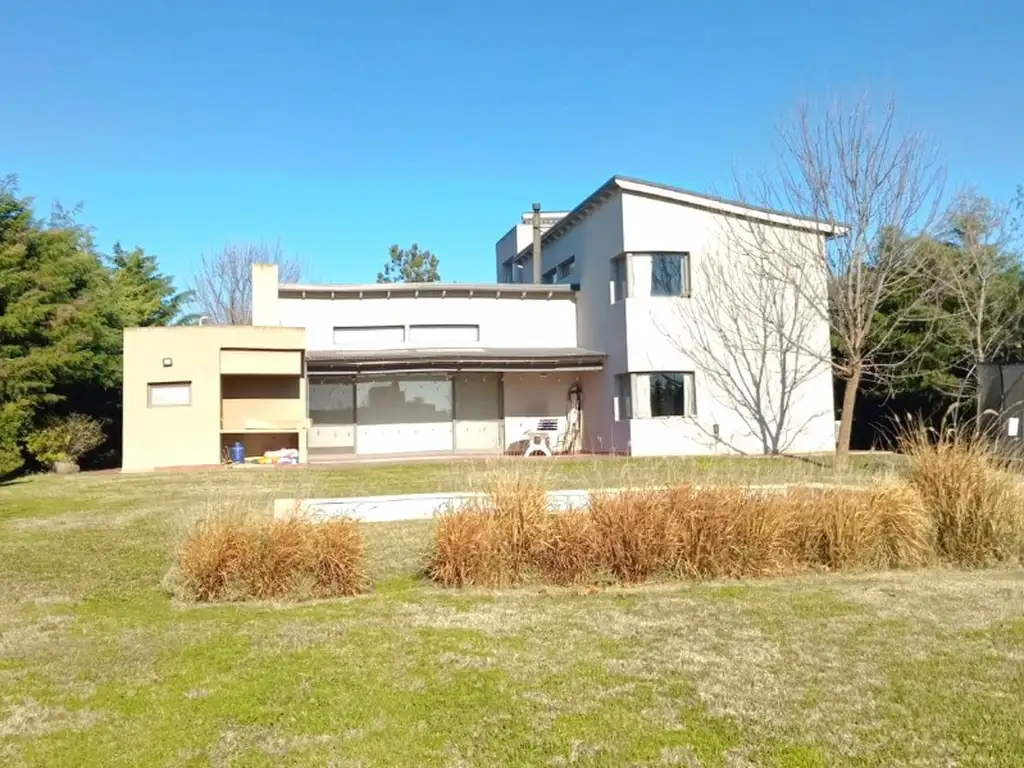 CASA EN COUNTRY - CHACRAS DE LA RESERVA - CARDALES - BUENOS AIRES