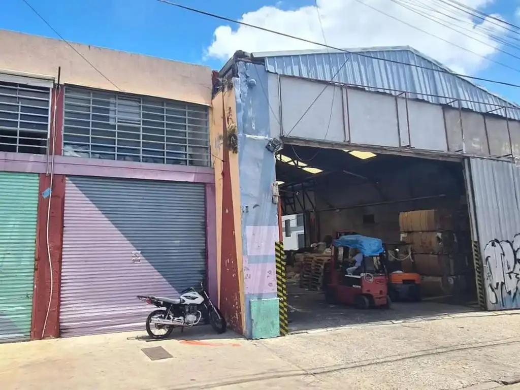 VENTA GALPÓN 202m² - ZONA INDUSTRIAL TECNOLOGICO - MUY BUENA