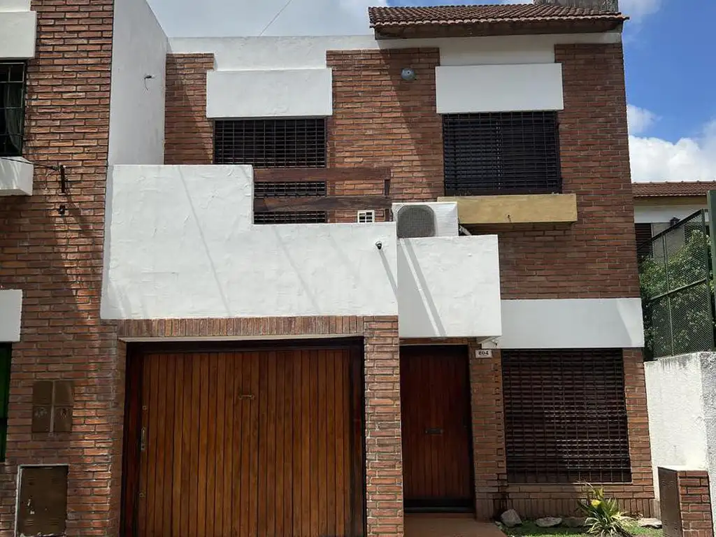 Casa tipo dúplex 5 Ambientes en venta  - Haedo,  Barrio Guemes