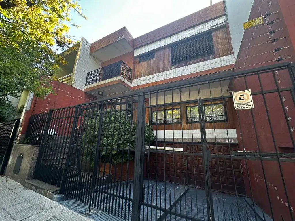 VENTA CASA PALERMO AMPLIO LOTE-ACEPTA PERMUTA