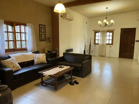 Casa con segunda vivienda - Benavidez - Tigre