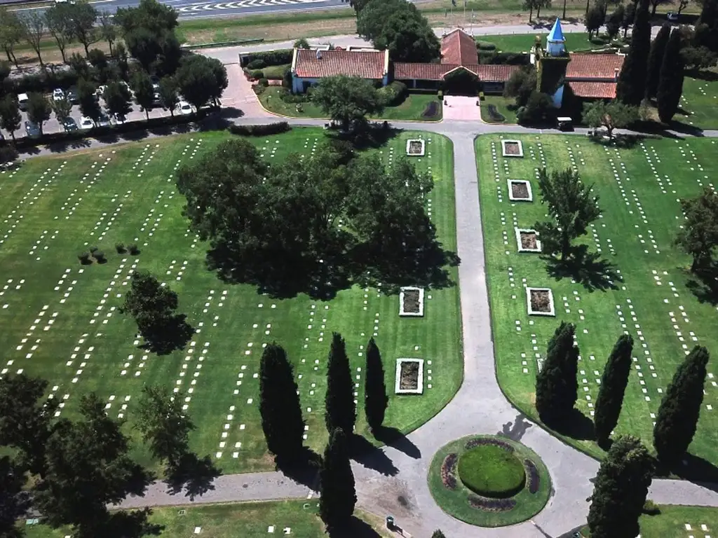 PARCELA EN PARQUE MEMORIAL PILAR