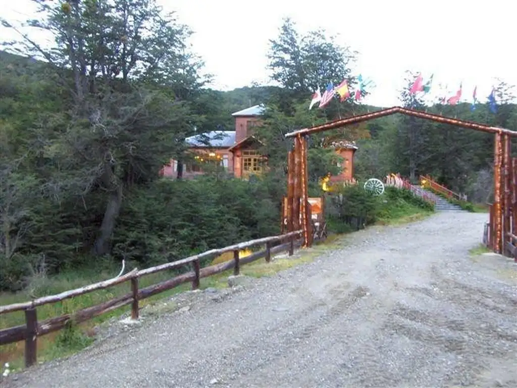 Terreno en  Ushuaia de 11206 metros. En el faldeo del Golf Pegado a la Confiteria Patagonia Mía.