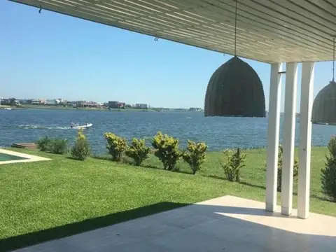 Casa en venta 5 amb al lago en Muelles