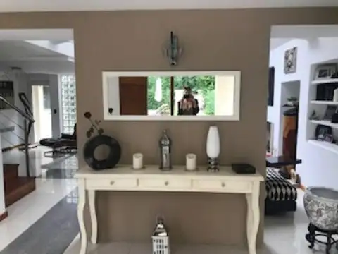 Casa en Venta - 3 dormitorios - USD 640.000