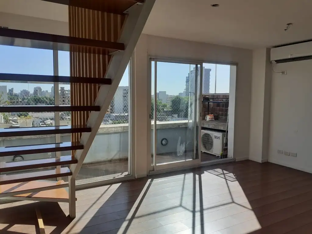 Villa Crespo, Dpto 3 Amb en Duplex, 87m2, contrafrente, balcón c/ parrilla, dos baños completos