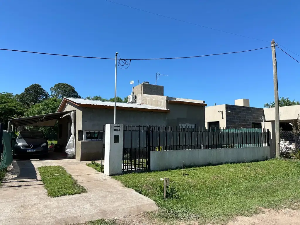 Venta casa 2 dormitorios en Los Cedros Roldan