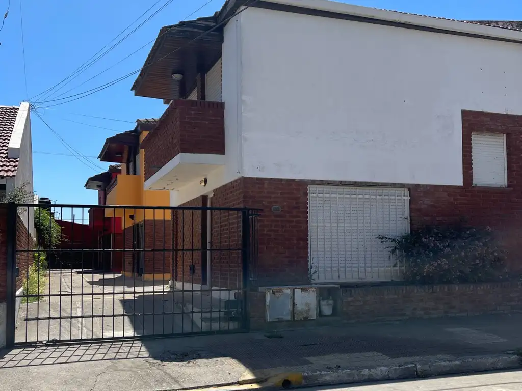 Duplex dos baños dos dormitorios y cochera