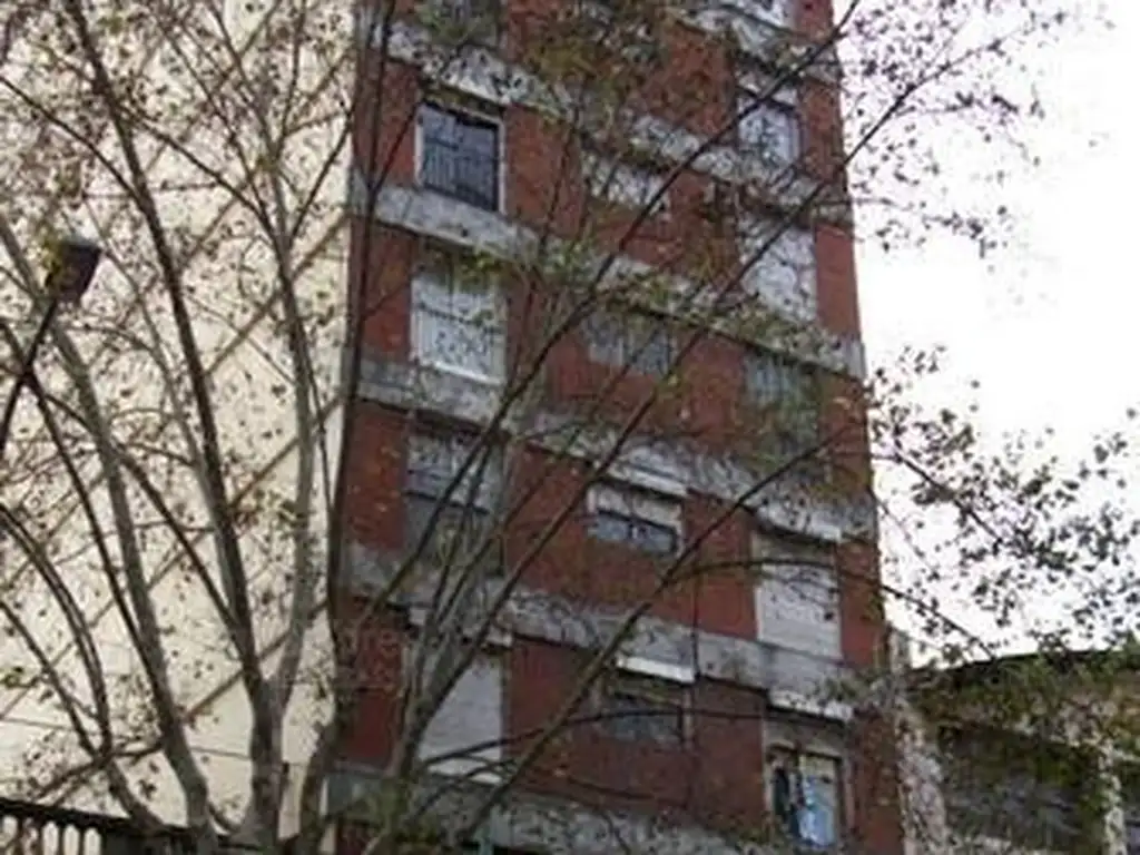 1 ambiente contrafrente con vista abierta, baño y cocina separados