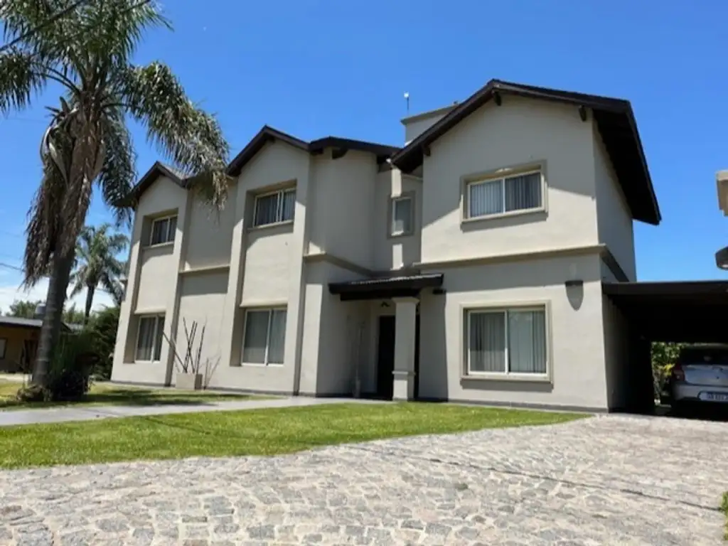 Imponente Casa en Solares del Carmen