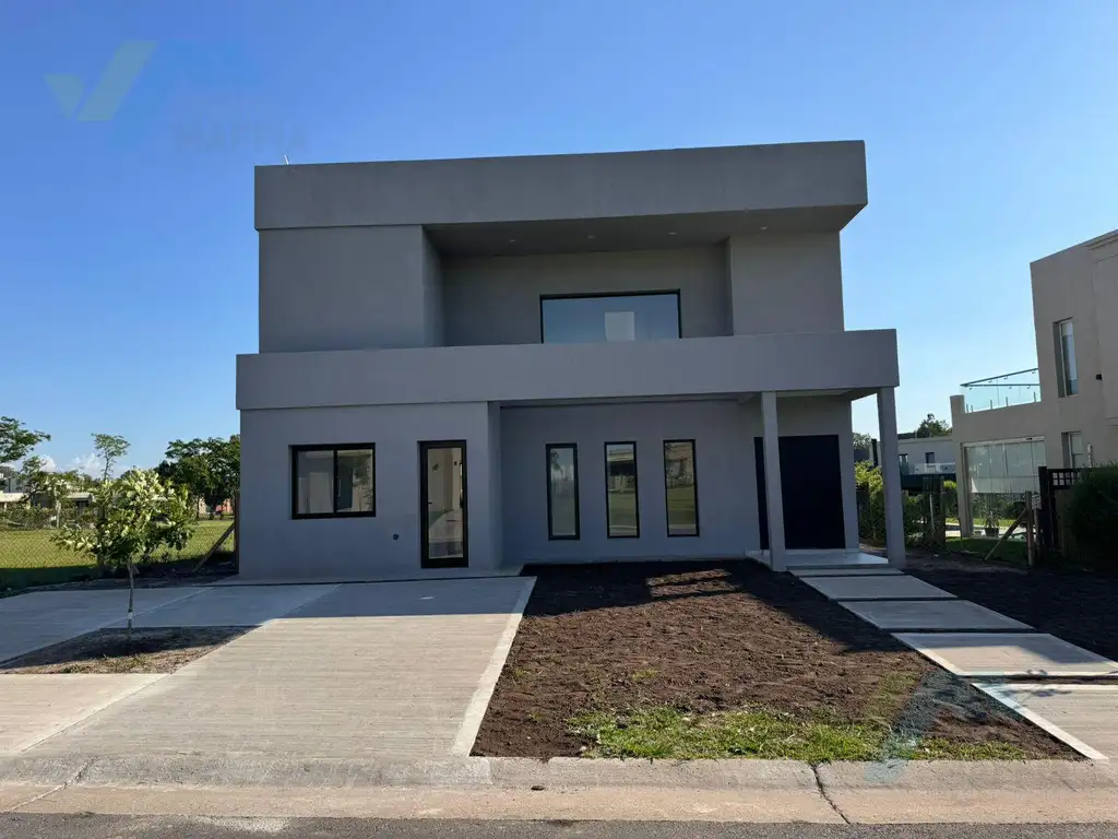 Venta - Moderna Casa 5 ambientes a pulmon verde en Santa Lucia - Pilar del Este