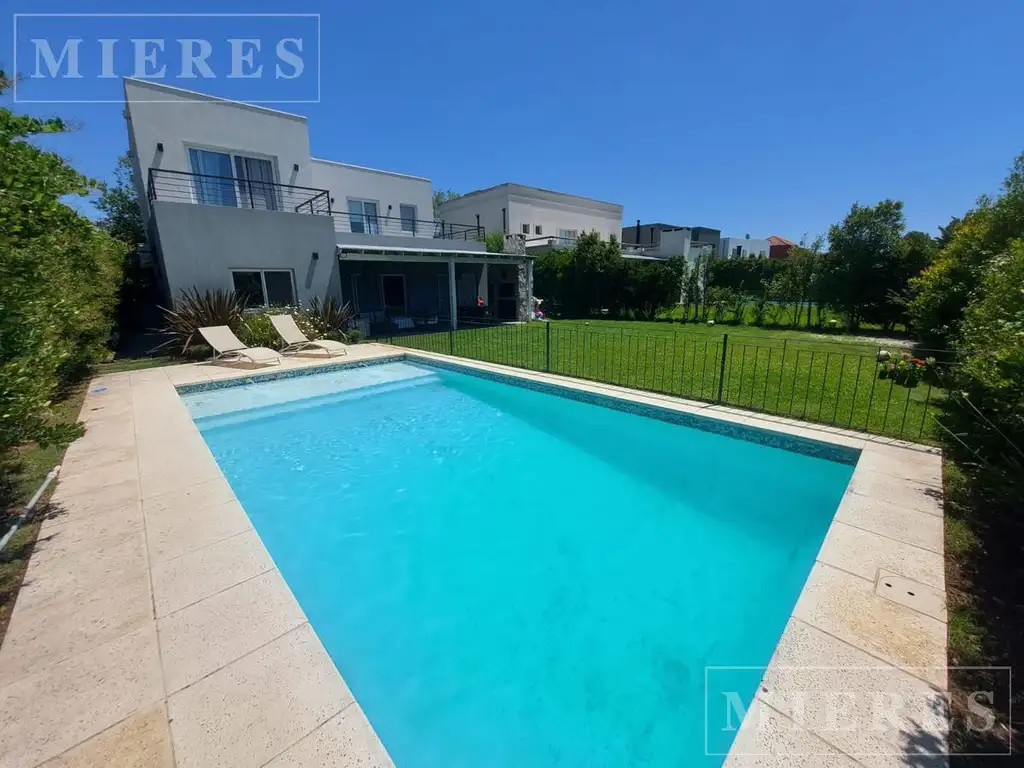 Casa en Alquiler de verano en La Comarca sobre lote Interno.