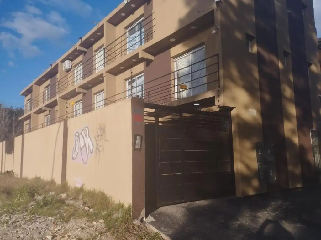 Complejo de PH en venta - 8 Dormitorios 12 Baños - Cocheras - Pilar