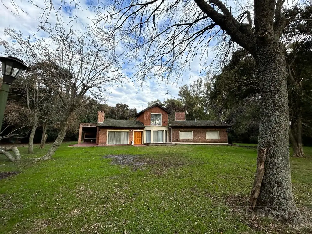 Venta. Casa, 5ambientes. 4000m2. El Bosque. Capilla del Señor. Exaltacion de la Cruz