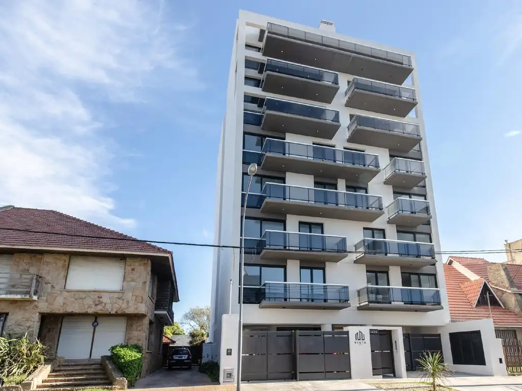 Venta Departamento de 4 ambientes con balcon- La Perla Norte- MDQ