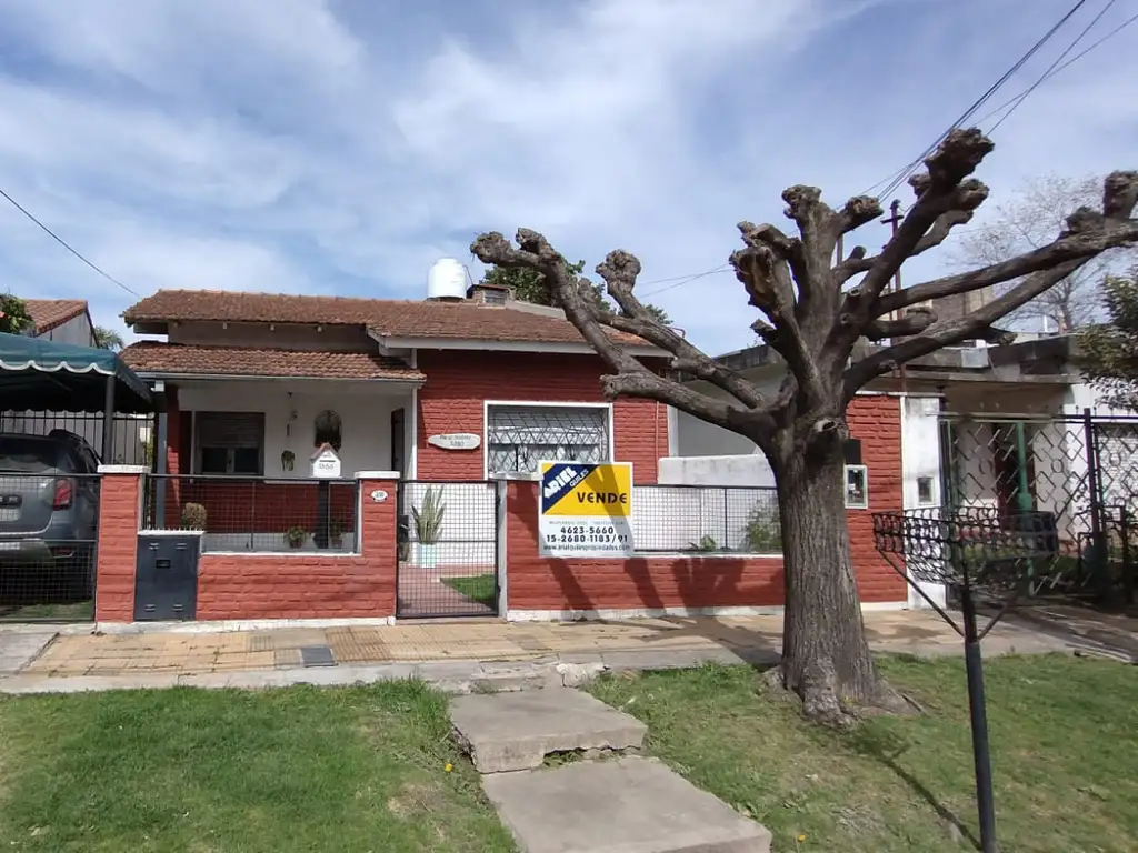 Casa Chalet 3 Ambientes en Venta - Castelar Sur