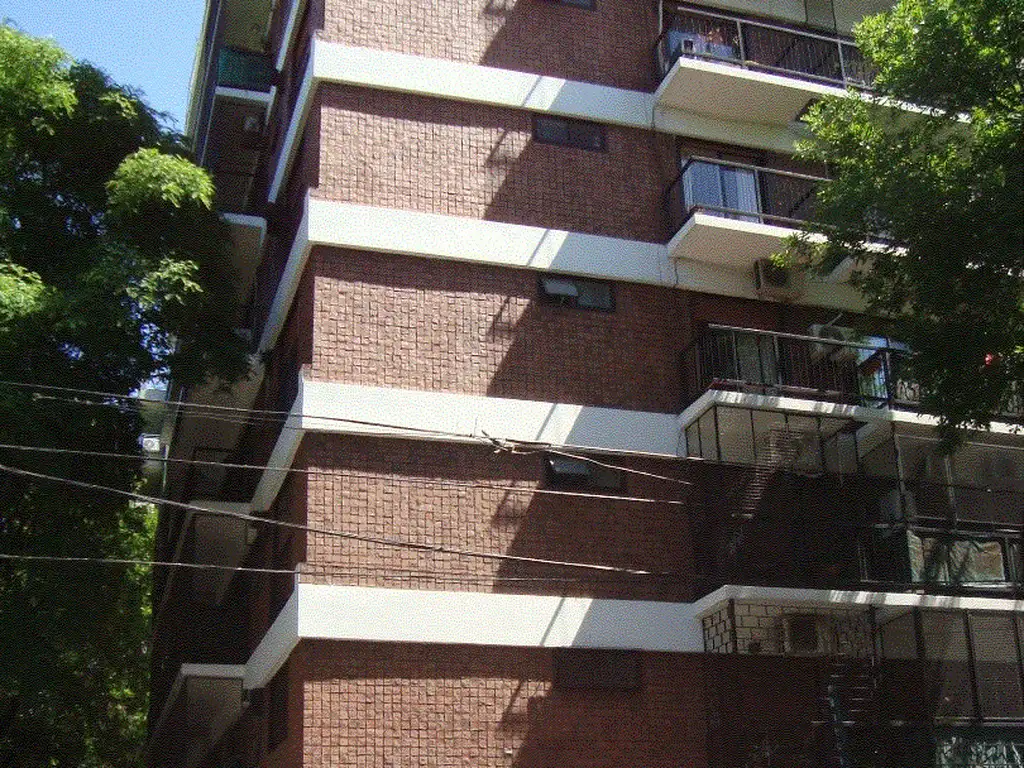 CABALLITO. JOSE M MORENO 500. DEPTO 2 AMBIENTES FRENTE BALCON..