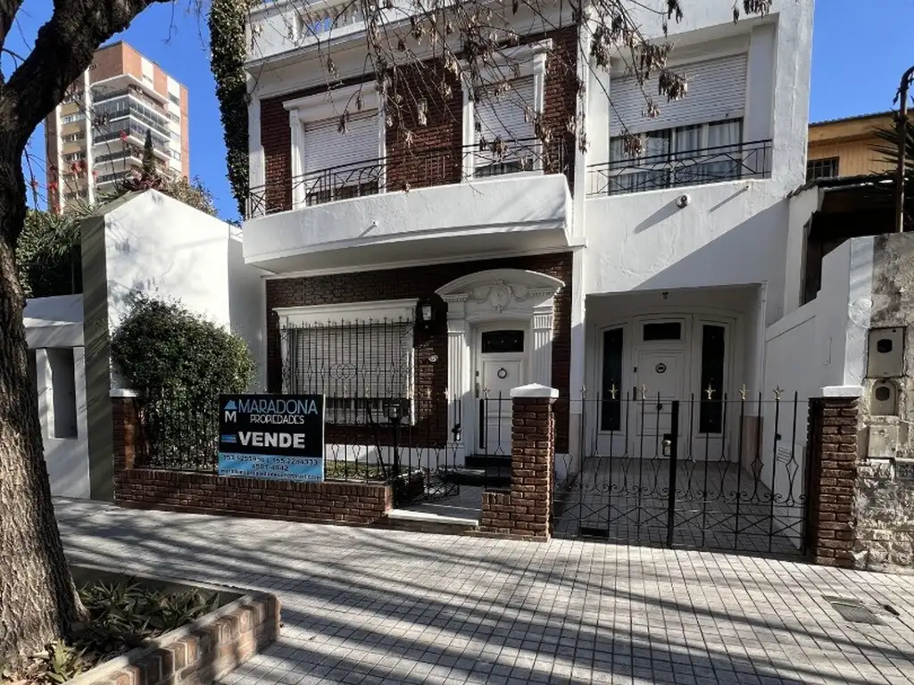 Preciosa Casa En Venta Muy Amplia Y Luminosa!