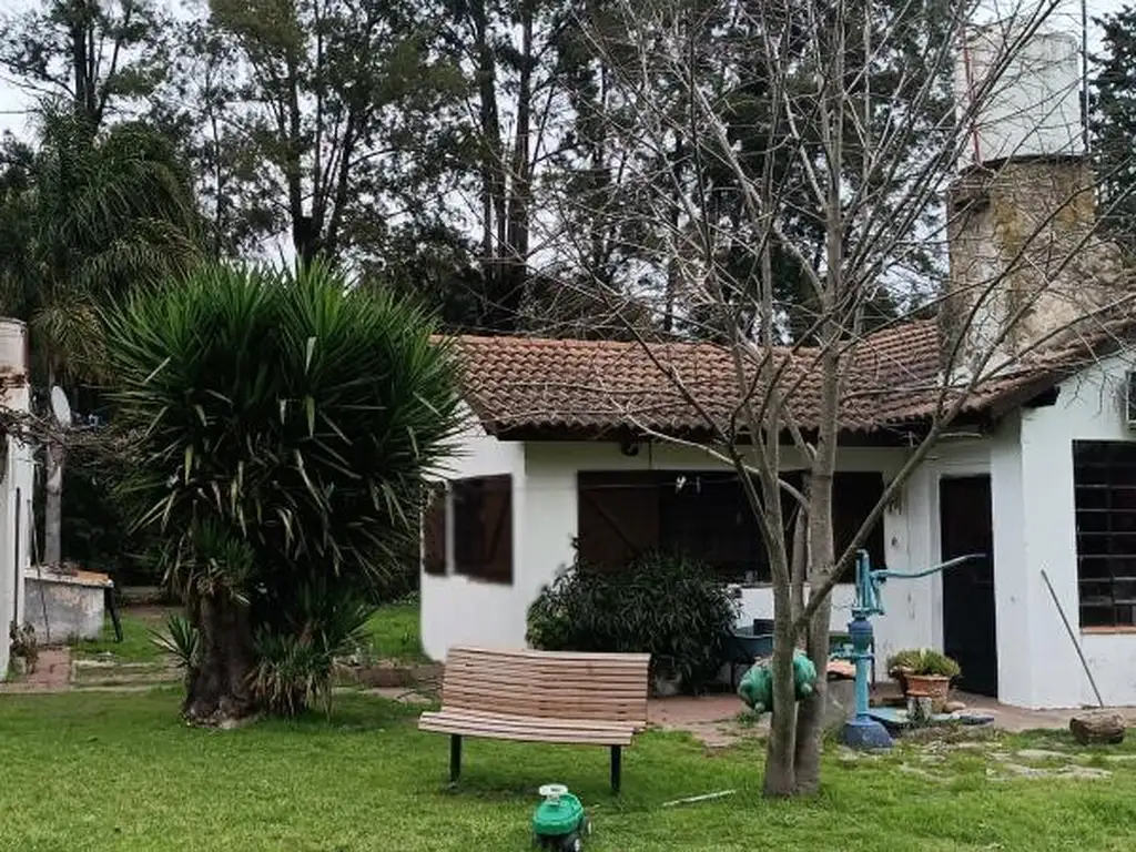 Quinta en venta - 3 Dormitorios 5 Baños - Cocheras - 1868Mts2 - La Fraternidad, General Rodríguez