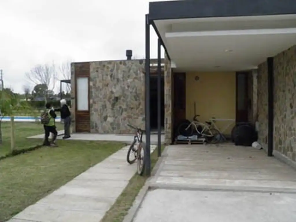 CASA 5 AMB FINCAS CHACRAS SAN VICENTE DE 200 M2 CUB APROX. SOBRE 3.200 M2