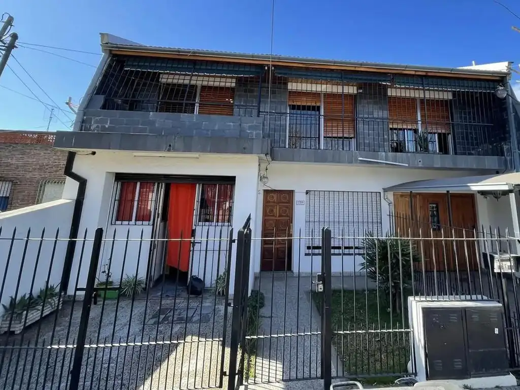 Casa en venta Nuestras Malvinas al 1700 - Monte Grande