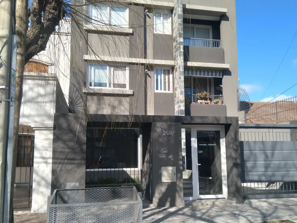 Oportunidad...   Excelente Departamento en Venta 2 Ambientes + Cochera Chubut N° 200 Padua