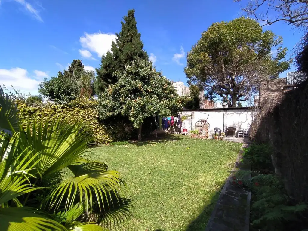 VENTA DEPTO. 2 AMB. PLANTA BAJA CON JARDIN COMPARTIDO