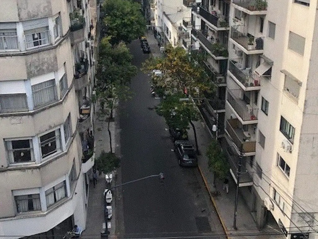 Excelente Departamento en Recoleta, por ubicación, distribución y cochera. En Uriburu y French