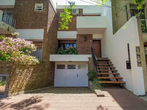 Venta triplex 5 ambientes en Martínez con cochera