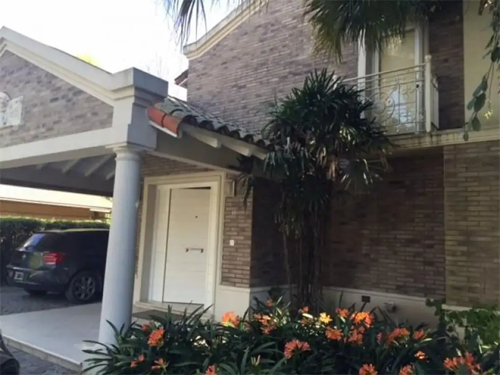 Casa  en Venta en Los Angeles, Escobar, G.B.A. Zona Norte