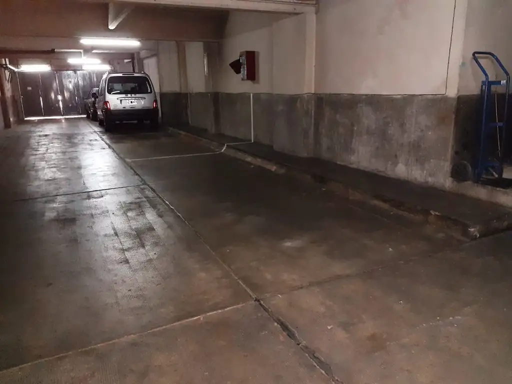 Cochera en Venta en Parque Rivadavia