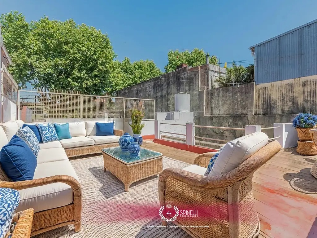 Venta casa a reciclar terreno 334M² patio jardín terraza parrilla Mataderos USAM 700M² vendibles