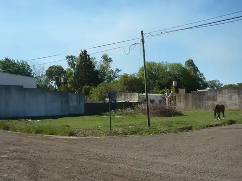 Dos lote de terreno a 200 mts. acc a Baradero.-