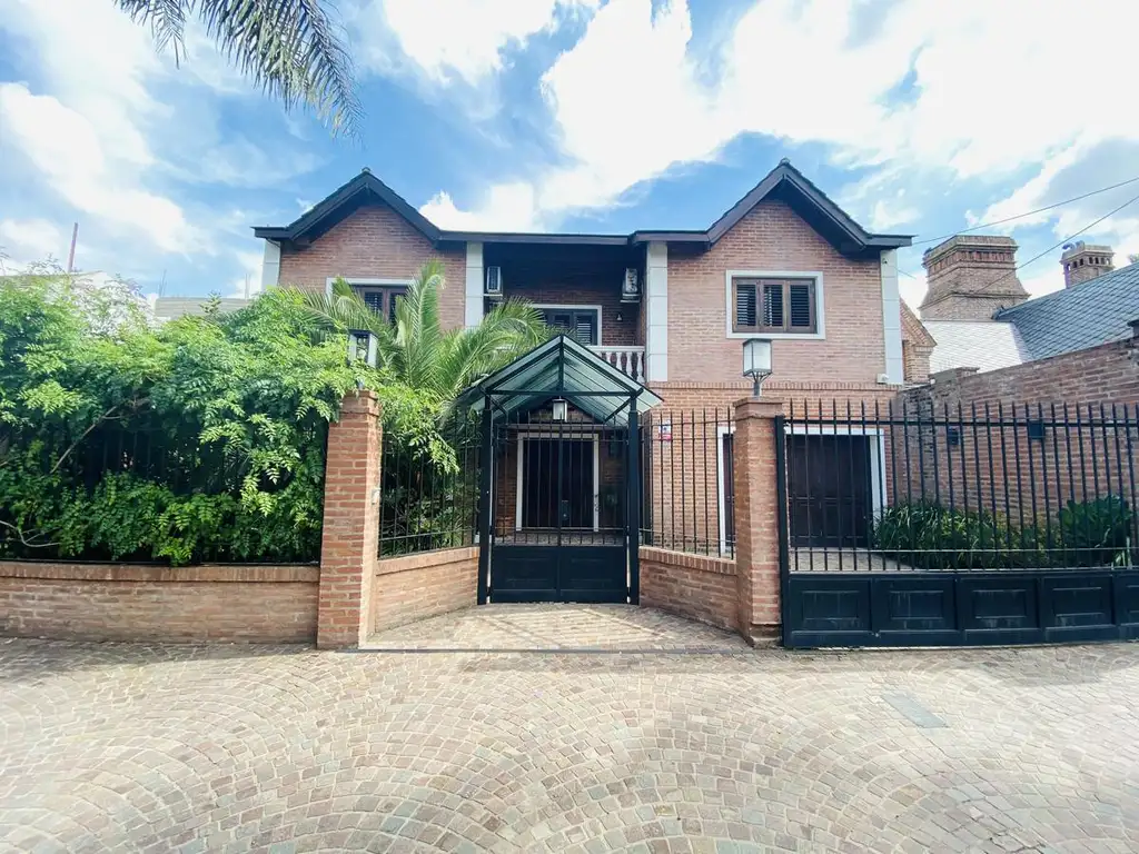 Casa Venta 15 años 5 ambientes, 2 cocheras, 364m2, Marengo 4200, Villa