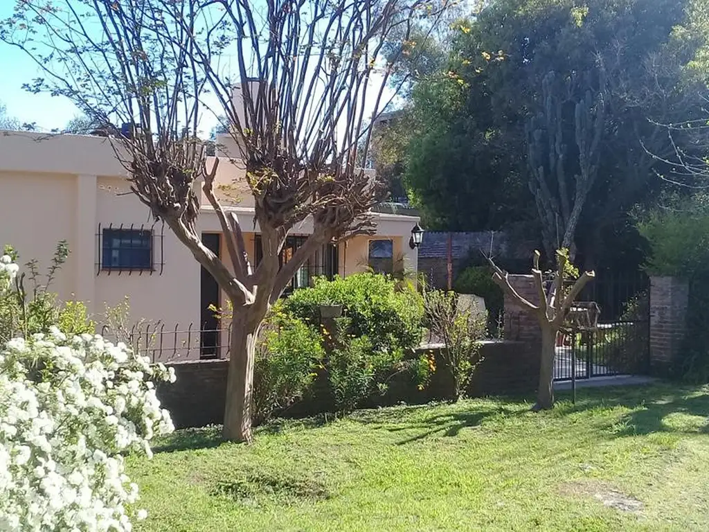 Casa Venta 45 años 3 ambientes, 70m2, Rauch 2000, La Lonja, Pilar