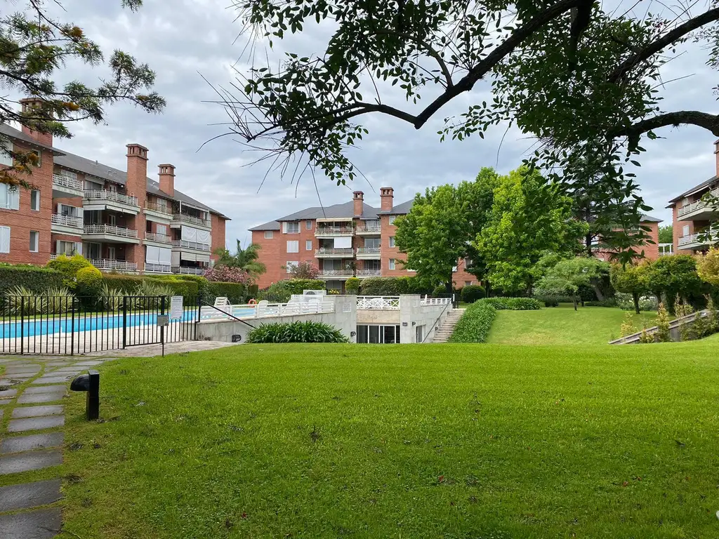 Departamento en alquiler en Jardines de San Isidro