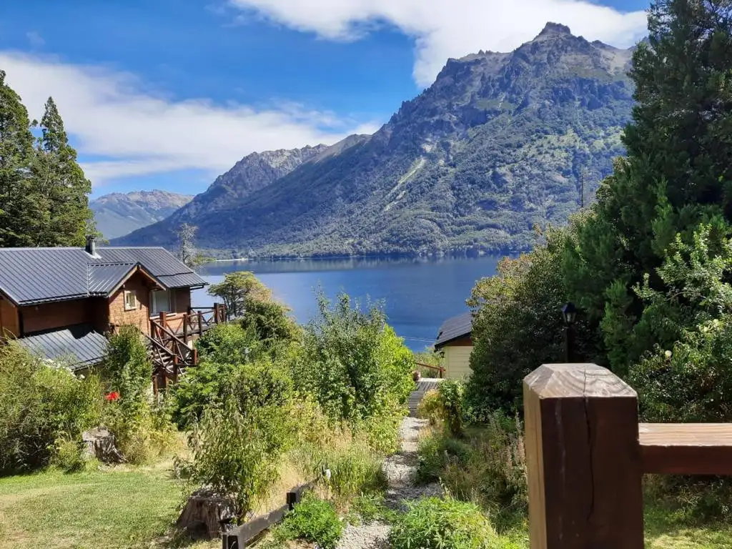 Complejo de cabañas con vista al Lago Gutierrez Bariloche Excelente inversión