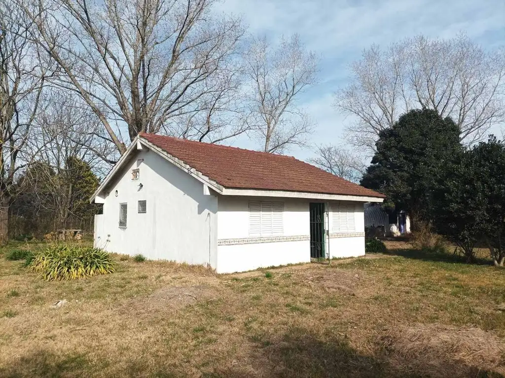 VENTA Casa de 2 ambientes, gran terreno Marcos PaZ