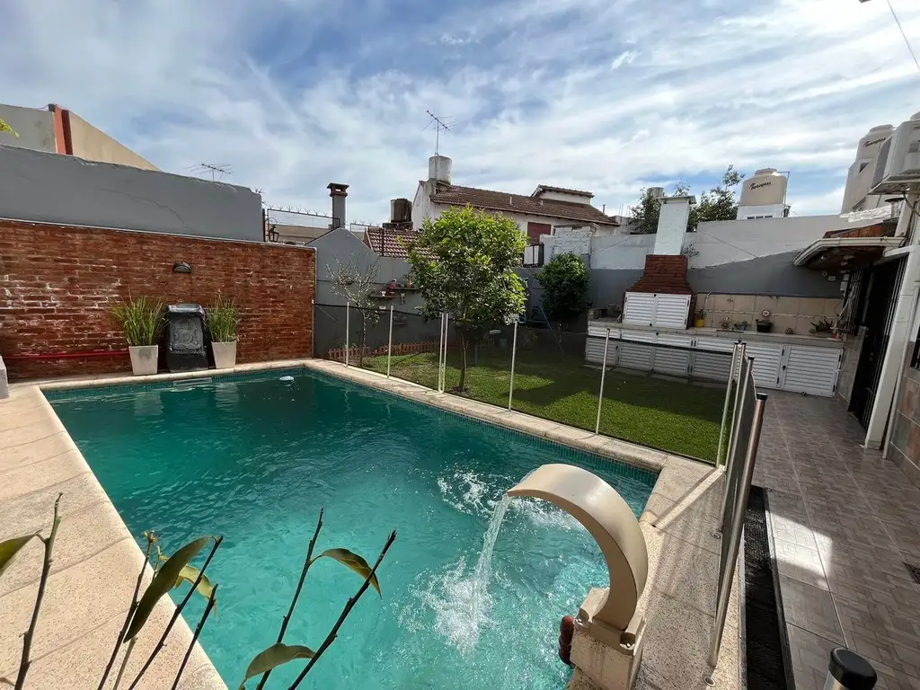 Venta Casa 4 ambientes con piscina APTO CREDITO