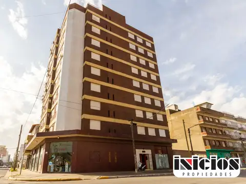 Departamento: Avenida Sarmiento N° 95 - Mar de Ajo - C780