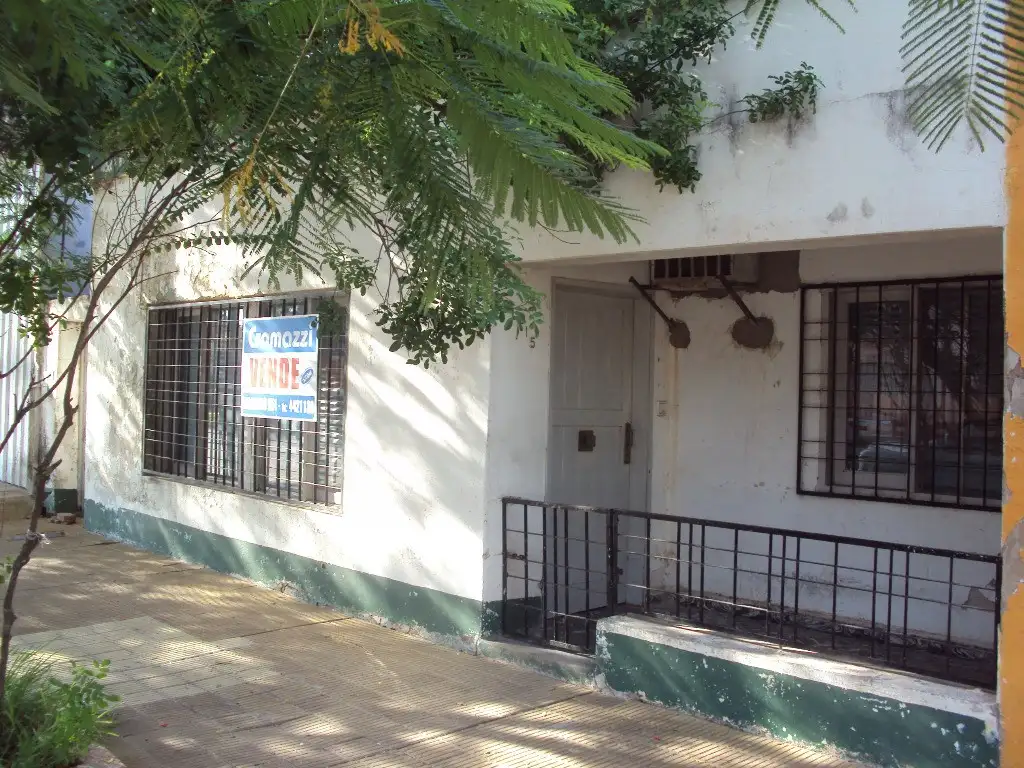 CASA EN VENTA A REFACCIONAR