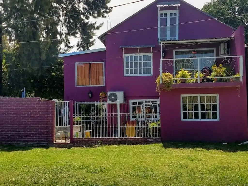 Moreno. Casa de 3 dormitorios con una vista espectacular hacia parque y piscina en Barrio cerrado