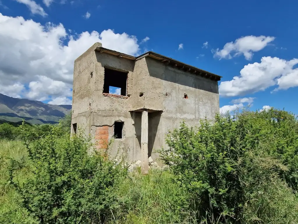 Casa a terminar con espectacular vista a las sierras en La Paz