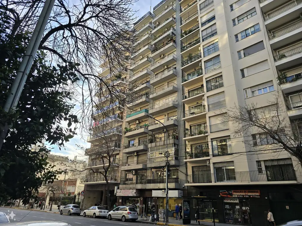 Av. Rivadavia al 4200 Departamento de 3 ambientes en Venta en Almagro