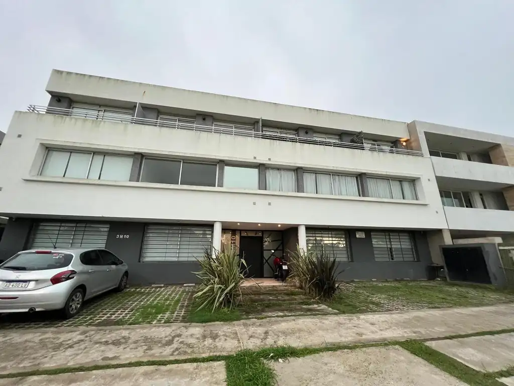 Departamento de 3 ambientes al contrafrente en Venta