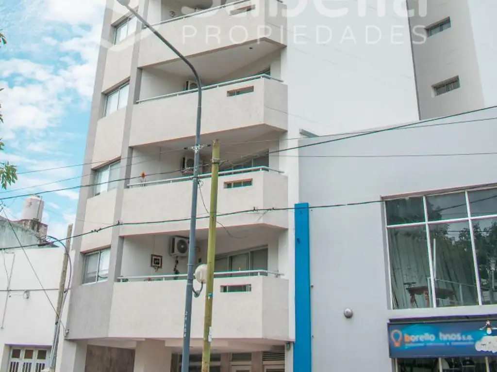 Venta Departamento 1 DORMITORIO, frente a Plaza Irigoyen,